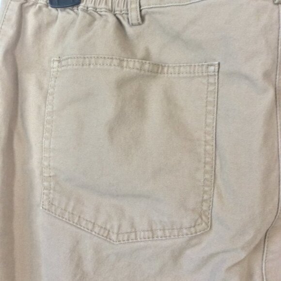 Ruby Rd. Tan Capris or Cropped Pants with Button Accents on Legs Size 14 - Picture 2 of 7